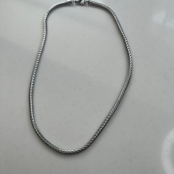 Silver color chevron chain necklace - Picture 1 of 5